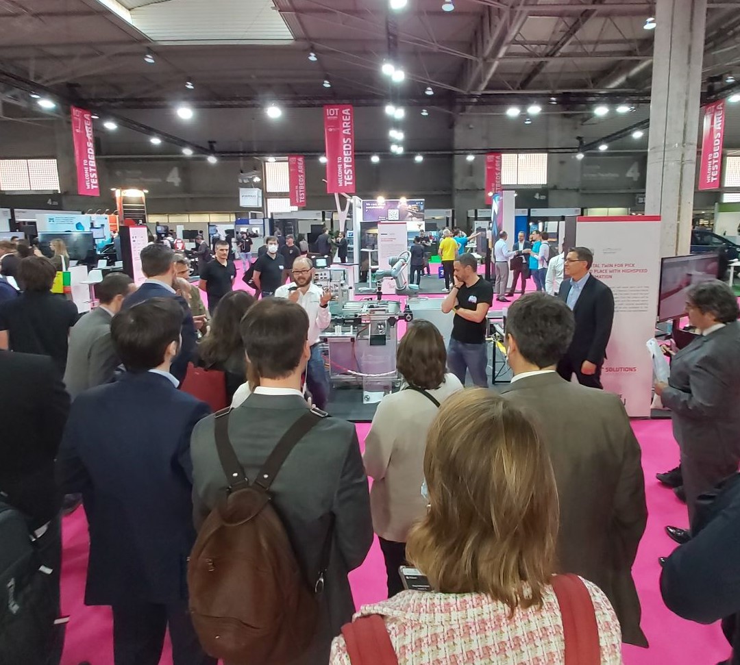 Vicomtech and Aingura Ilot participated in the IoT Solutions World Congress 2022 in Barcelona with the Testbed “Digital Twin for pick and place with high speed automation”